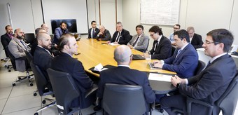 Reunião para tratar do Documento Nacional de Identidade - DNI