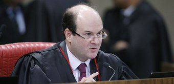 Ministro Tarcisio Vieira de Carvalho Neto durante Sessão plenária do TSE