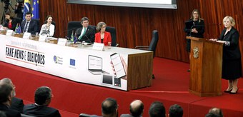 Ministra Rosa weber durante abertura do Seminário Internacional Fake News e Eleições