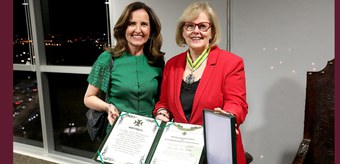 Ministra Rosa Weber recebe, da presidente do Conselho Superior da PGDF, Ludmila Lavocat Galvão Vieira de Carvalho, Medalha Mérito da Procuradoria-Geral do Distrito Federal (PGDF).

