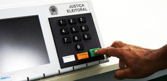 TRE-BA: Urna eletrônica