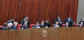 Plenário determina que condenado em segunda instância cumpra prestação de serviços