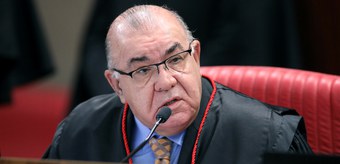 TSE nega recurso e confirma inelegibilidade do senador Acir Gurgacz