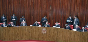 TSE aprova relatório de votos no 2º turno das Eleições 2018 na BA, PE, PB e SC